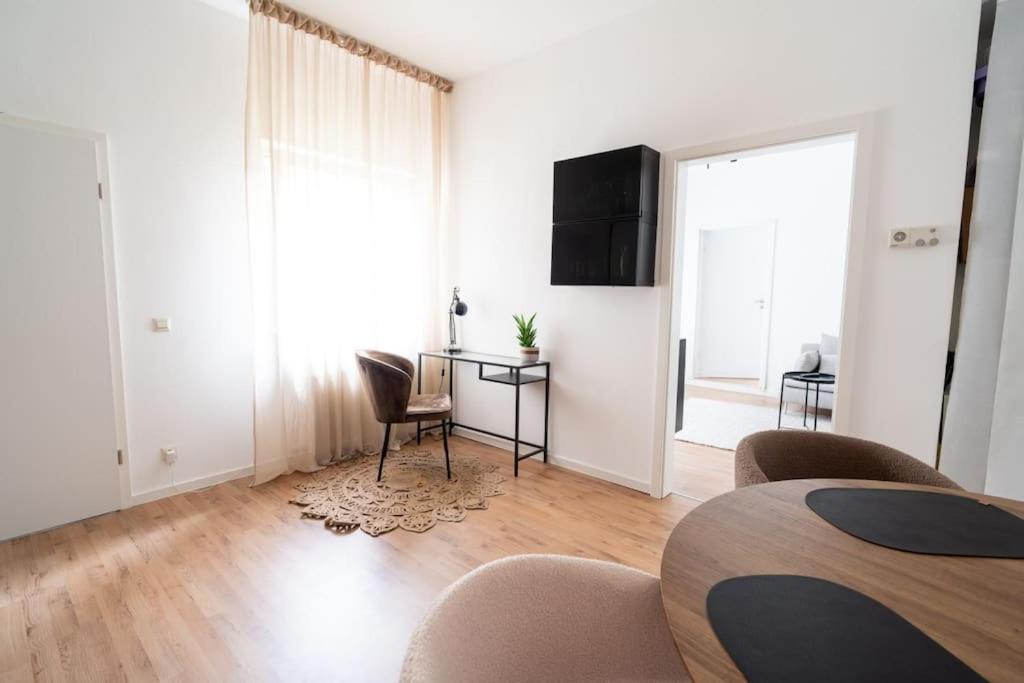 Wohnung Naehe Stadtzentrum Mit Wohnzimmer Und Kueche Koblenz (Rhineland-Palatinate) Exterior foto